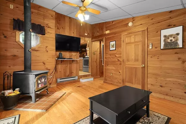 Attleboro, MA 02703,613 Lindsey St