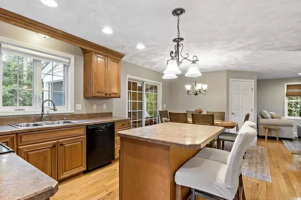 Attleboro, MA 02703,7 Stevens Field Road