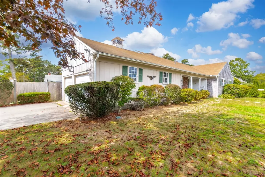 Yarmouth, MA 02664,76 Captain Chase Rd