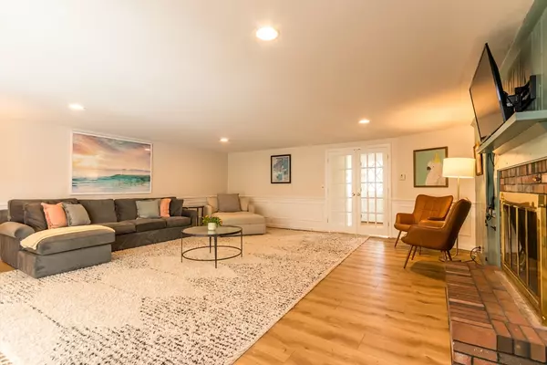 Yarmouth, MA 02664,76 Captain Chase Rd