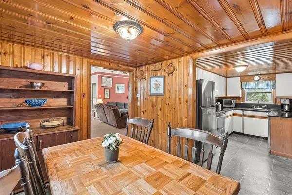 Wayland, MA 01778,233 Lakeshore Dr