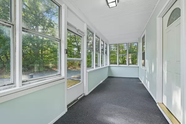 Chicopee, MA 01020,31 Sophia St