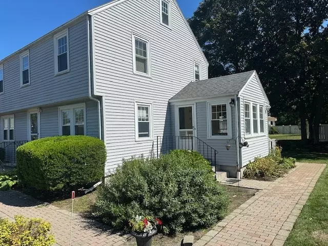 67R Village St. #1, Marblehead, MA 01945
