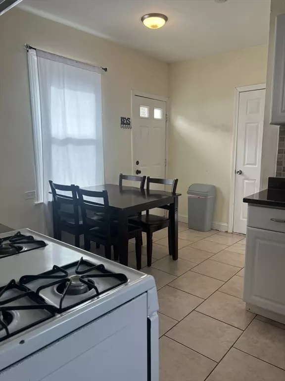 Framingham, MA 01702,25 Eames St