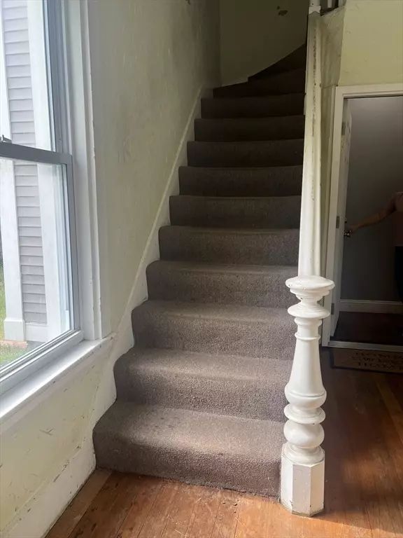 Framingham, MA 01702,25 Eames St
