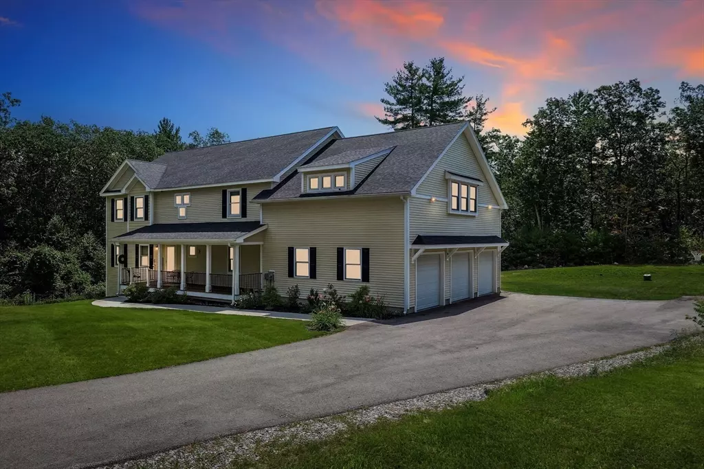 Hollis, NH 03049,22 Austin Ln