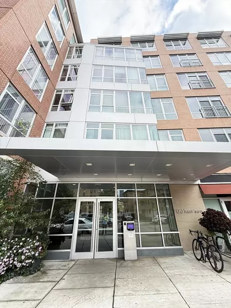 700 Harrison Ave #615, Boston, MA 02118