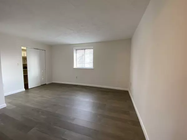 Quincy, MA 02169,24 South St #205