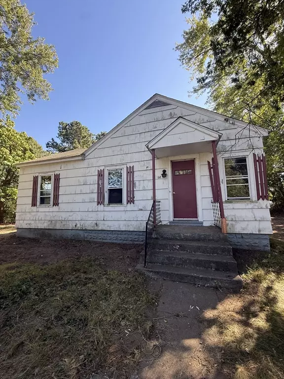 Ludlow, MA 01056,68 Fairview St