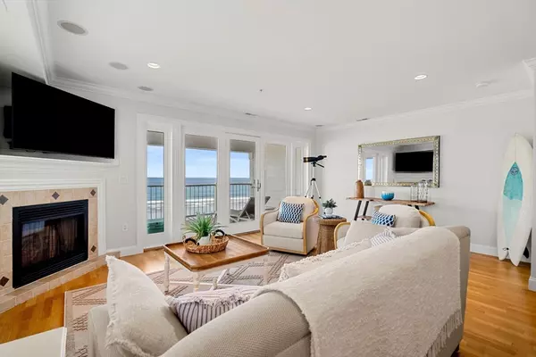 Salisbury, MA 01952,11 Atlantic Ave #6