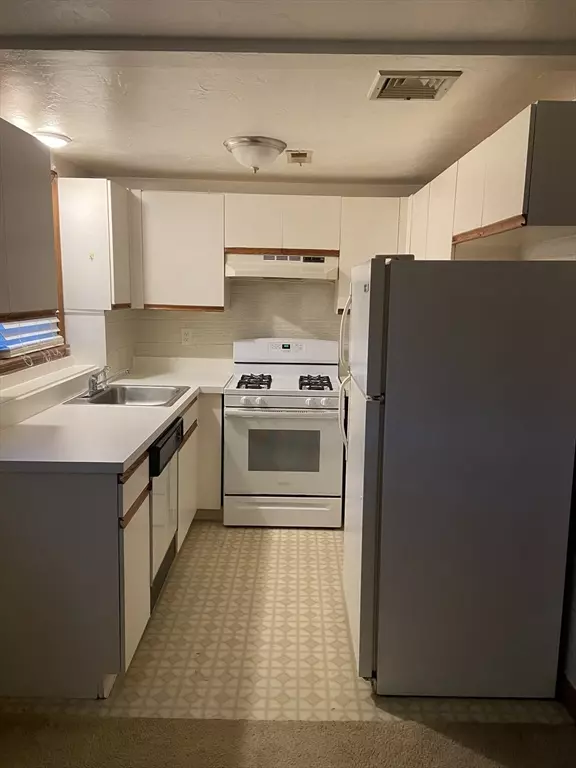 6 Bristol St. ##2B, Mansfield, MA 02048