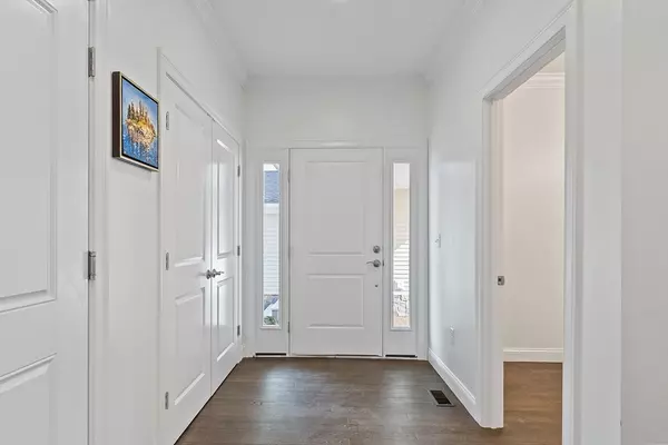 Georgetown, MA 01833,206 W Main St #3