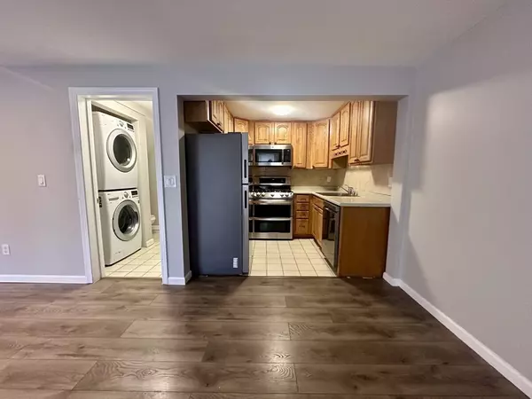 Chelmsford, MA 01824,360 Littleton Road #D12