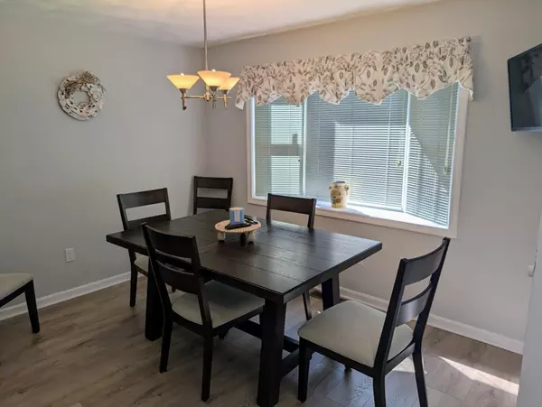 Douglas, MA 01516,24 Charles St #10