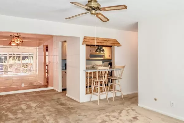 Westfield, MA 01085,324 Russell Road #204