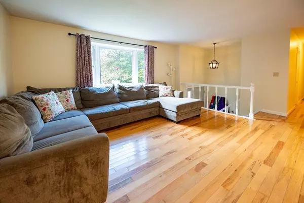 Belchertown, MA 01007,664 Bay Rd
