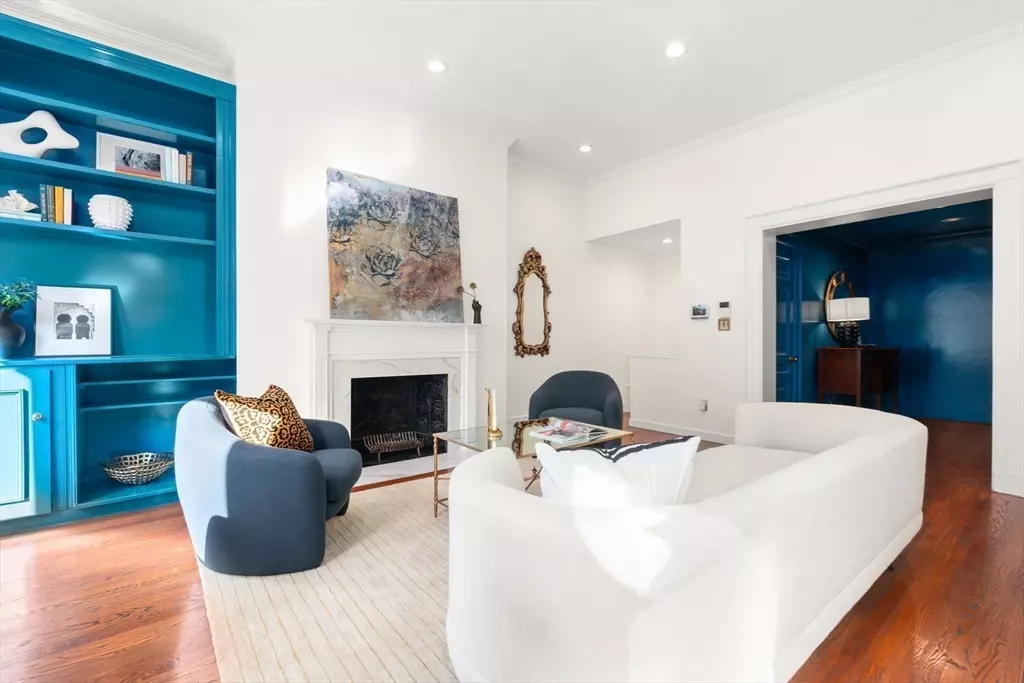 Boston, MA 02115,457 Beacon St #5