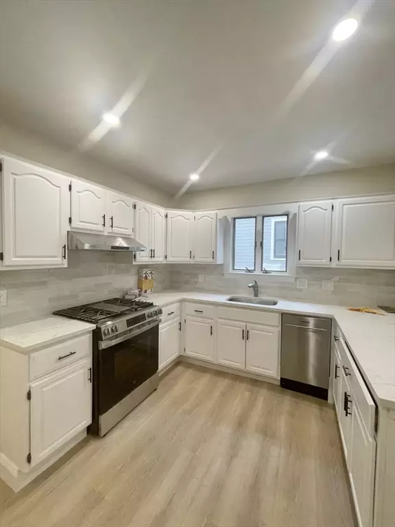 Boston, MA 02125,324 Savin Hill Avenue #2