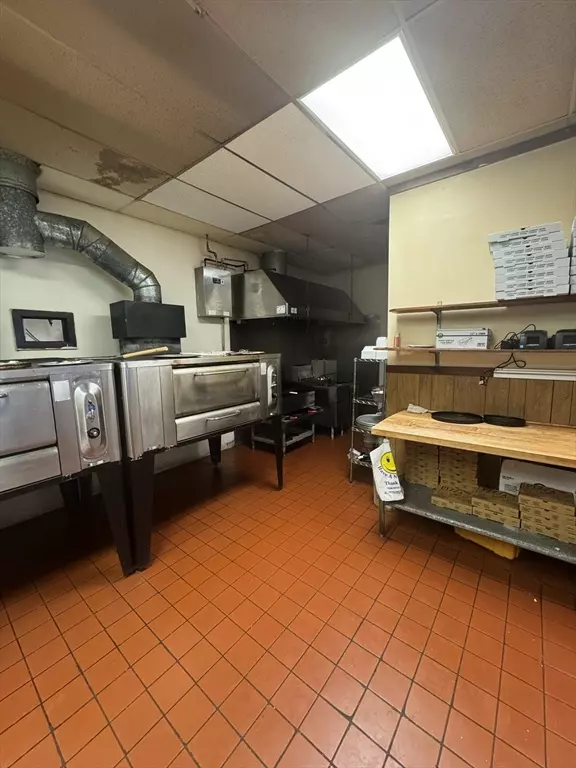 Easton, MA 02375,447 Turnpike St