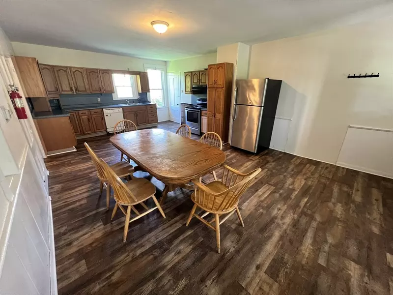 986 South East St #A, Amherst, MA 01002