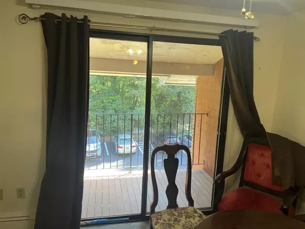 Foxboro, MA 02035,19 Fuller Rd #7