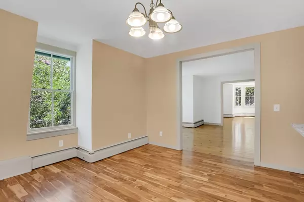 Springfield, MA 01105,52 Mattoon St #2