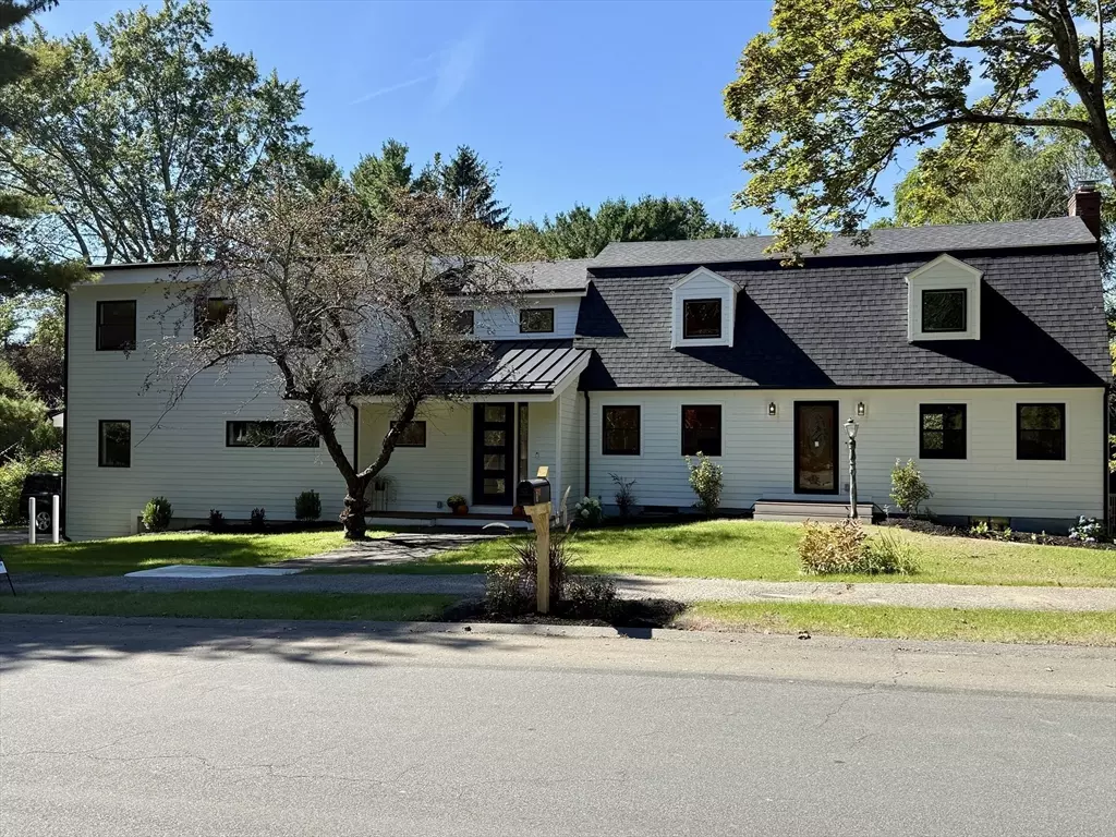 Lexington, MA 02420,1 Maureen Rd