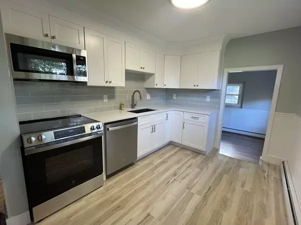 Granby, MA 01033,2 Circle Drive