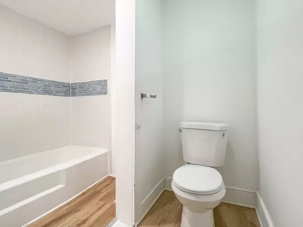 Weymouth, MA 02188,19-25 Common St