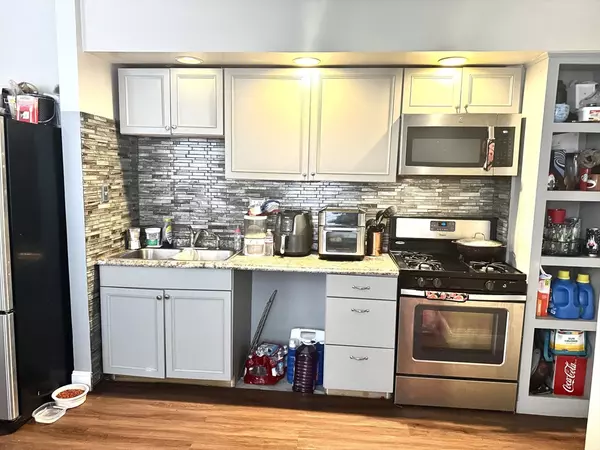 Lowell, MA 01850,27 W 5th St