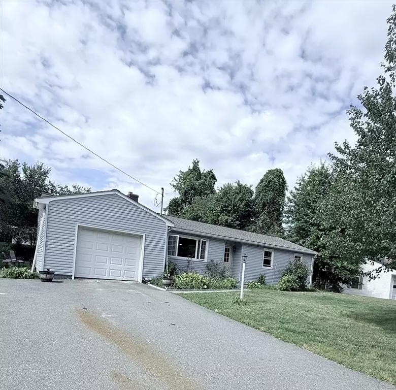 Lancaster, MA 01523,91 Whitcomb Dr