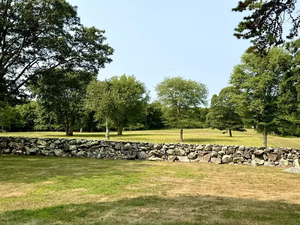 Dartmouth, MA 02748,158 Little River Rd