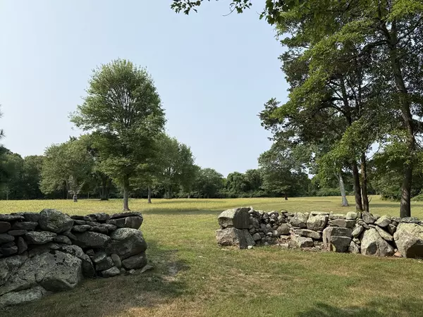 Dartmouth, MA 02748,158 Little River Rd