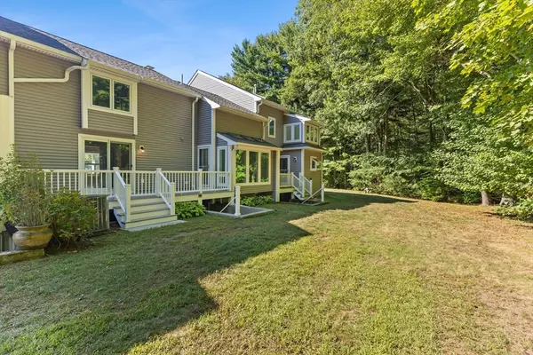 Easton, MA 02375,5 Indian Cove Way #5