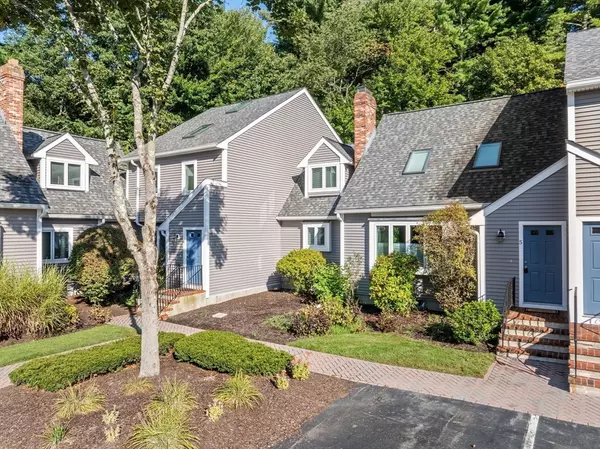 Easton, MA 02375,5 Indian Cove Way #5
