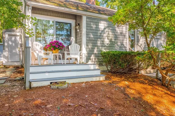 Mashpee, MA 02649,35 Waterway