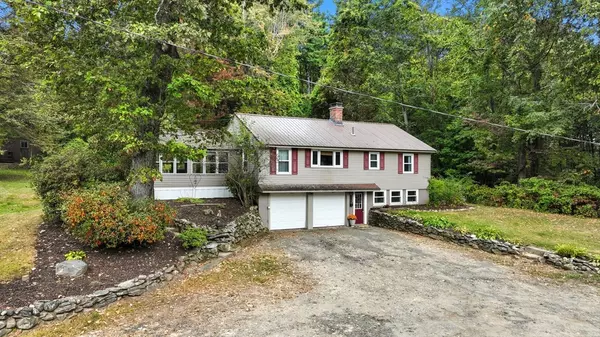 10 Maple Ln, Blandford, MA 01008