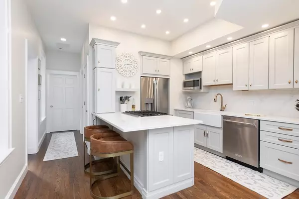 Boston, MA 02115,11 Durham Street #3