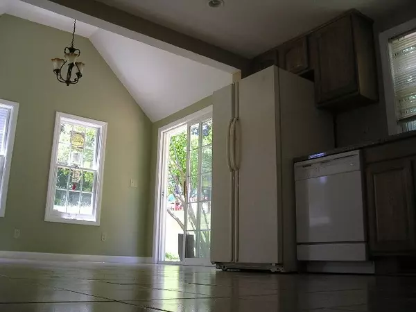 Auburn, MA 01501,5 George St