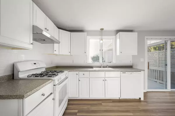 Waltham, MA 02453,164 Grove St