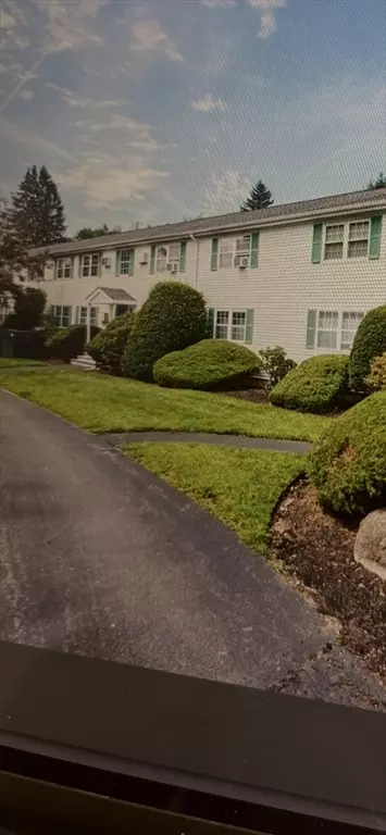 Dudley, MA 01571,4 Wysocki Dr #25