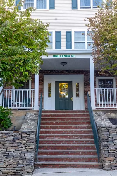 1 Lenox Street #312, Norwood, MA 02062