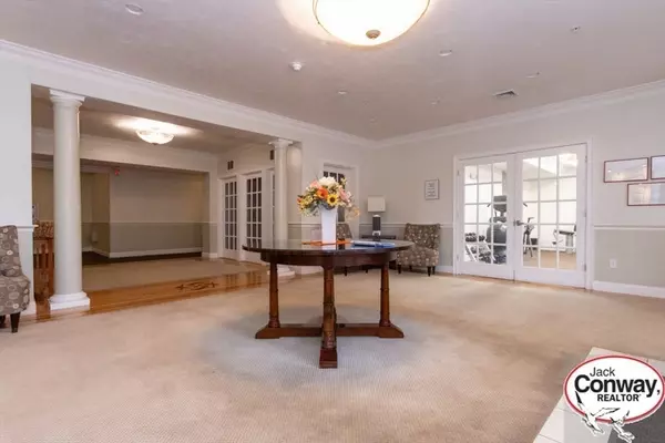 Norwood, MA 02062,1 Lenox Street #312