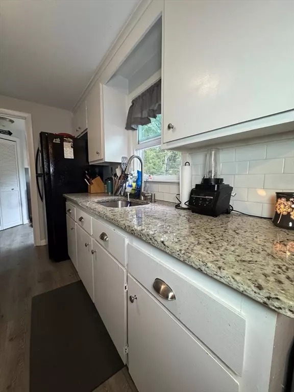 Tyngsborough, MA 01879,1 Patricia Dr #1