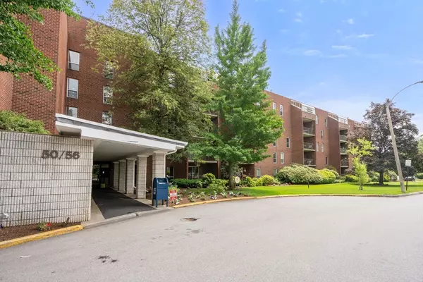 50-56 Broadlawn Park #209, Boston, MA 02467
