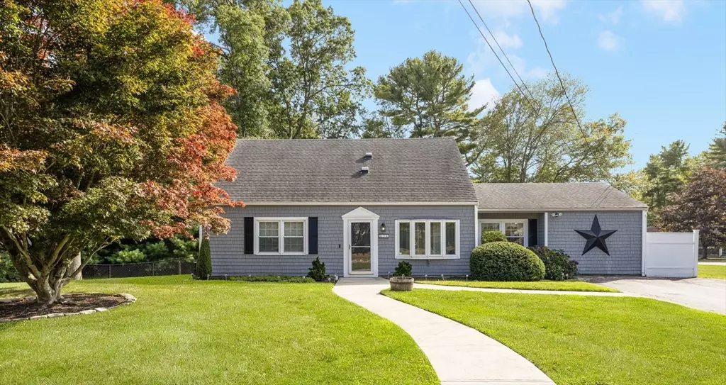 434 Gulf Rd W, Dartmouth, MA 02748