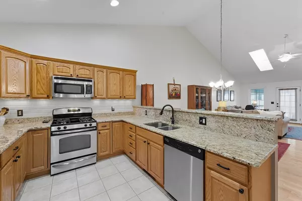 Belchertown, MA 01007,111 Daniel Shays Hwy #27