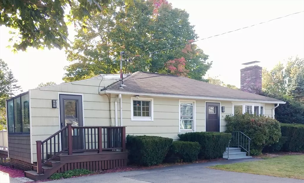 West Boylston, MA 01583,14 Maple St