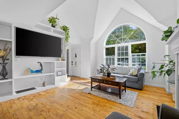 Mashpee, MA 02649,16 Balfour Ln