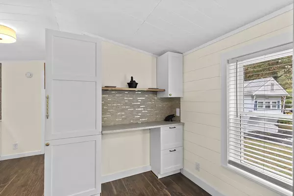 Mashpee, MA 02649,117 Ruxton Circle